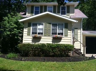 1551 Commodore Rd, Lyndhurst, OH 44124