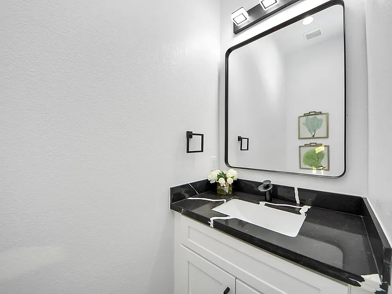 8533 Amadwe St #B — Photo 20