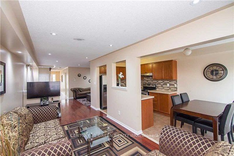 Brampton House for rent - 3 Bedrooms — photo 6