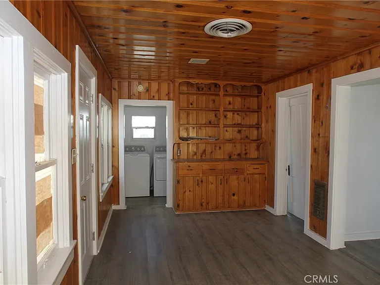 412 D St — Photo 14