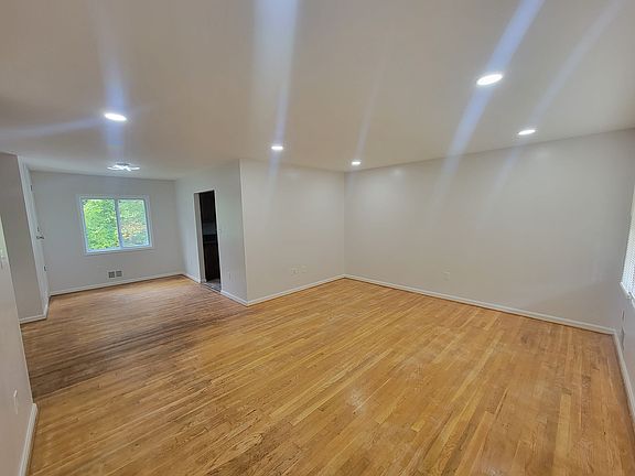 4th image of 6422 Haystack Rd #A
