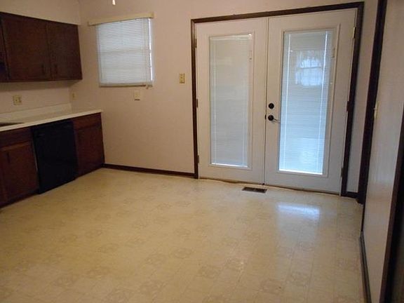 5th image of 466 Township Road 156