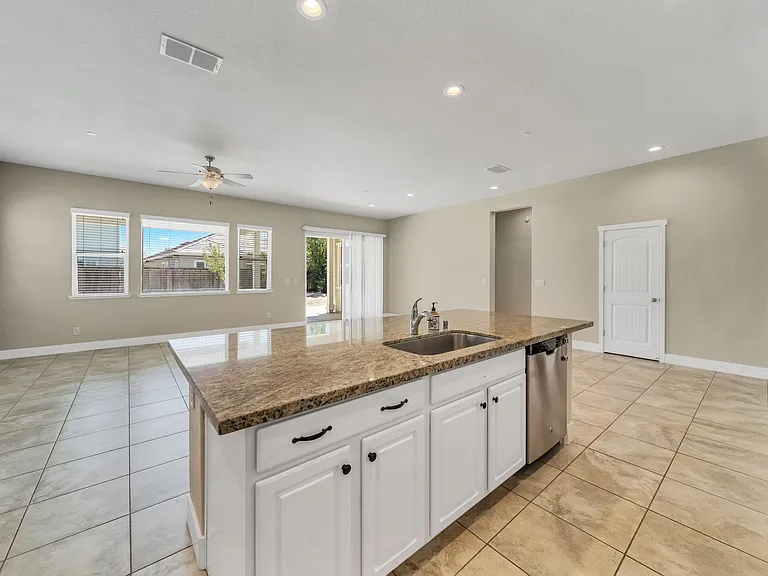 1914 Balsam Ct — Photo 19