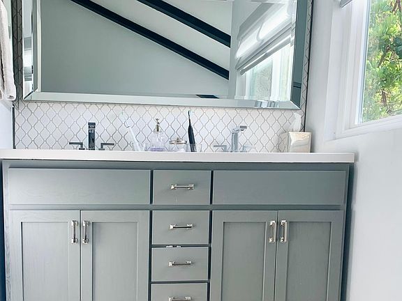 Main bathroom dual vanity