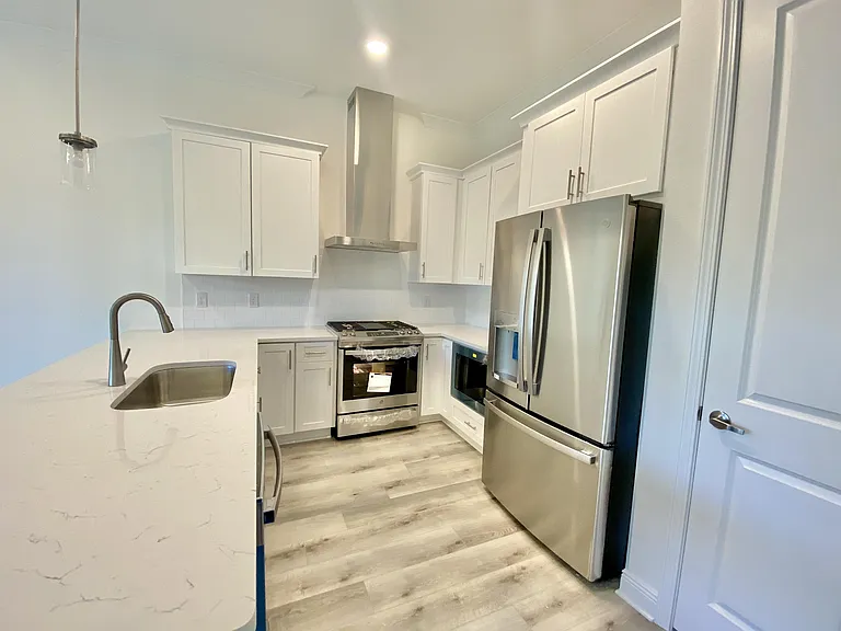 160 Kara Lake Dr — Photo 3