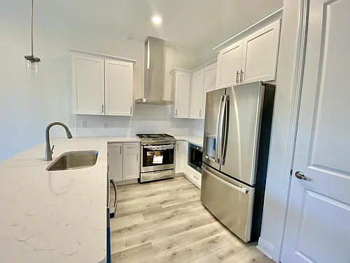 100 Kara Lake Dr Photo 1