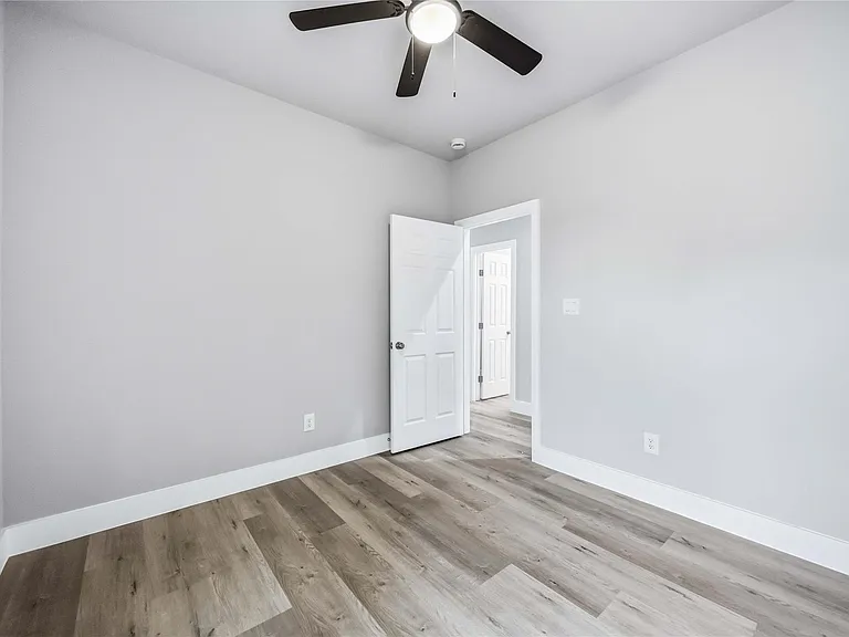 8512 Farqueson St — Photo 17