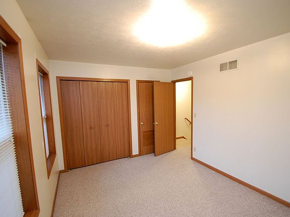 4th image of 133 Watertower Ct