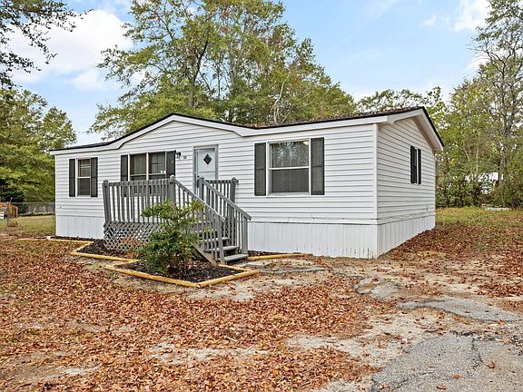 3rd image of 32 Cambridge Dr