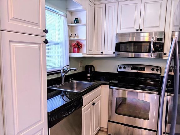 4th image of 305 47th Avenue Dr W APT 144
