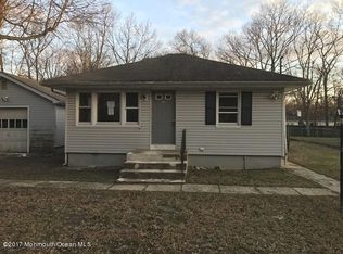 35 Pearl Dr, Howell, NJ 07731