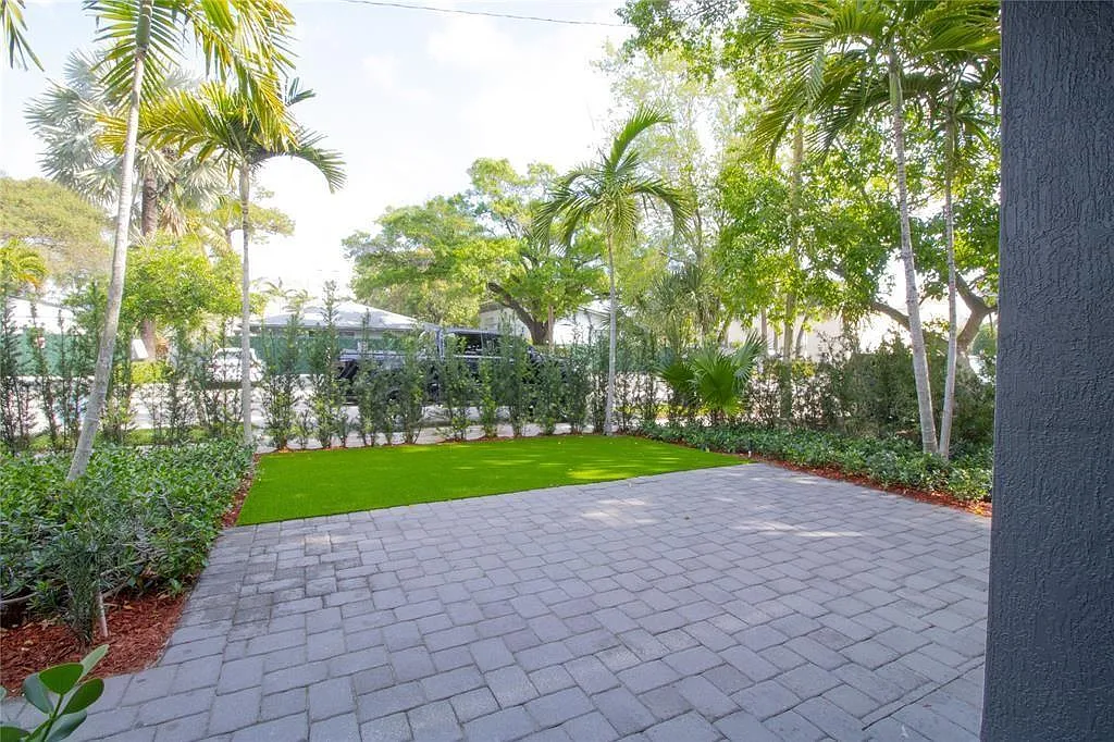 3 bed, 2.5 bath, 1620 sqft, $3,800 — Photo 3
