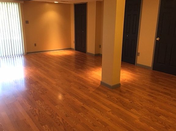 Finished Basement w/Slider