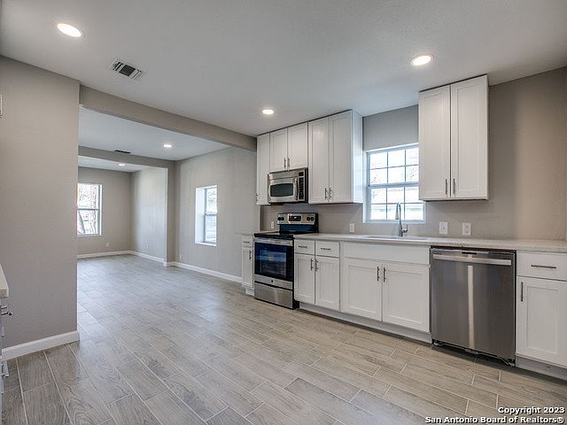 1st image of 4238 COMMERCIAL AVE