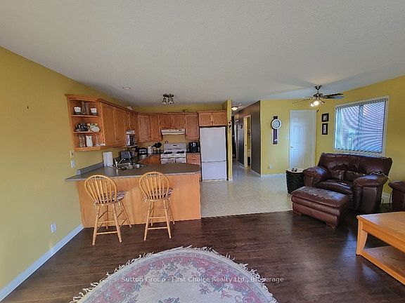 5th image of 24 Hyde Rd