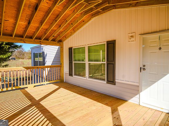 3rd image of 1501 Launius Rd