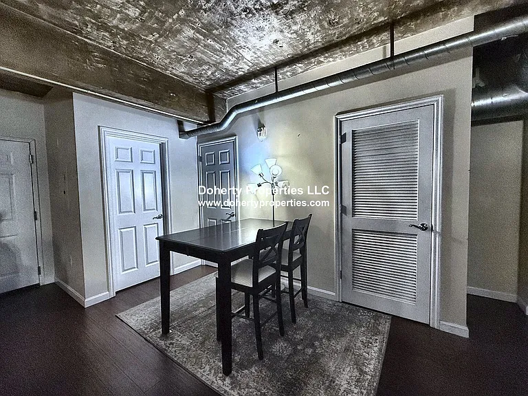 23-33 Middle St #4 — Photo 5