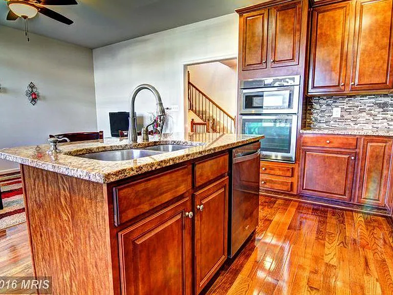 25095 Croxley Green Sq — Photo 7