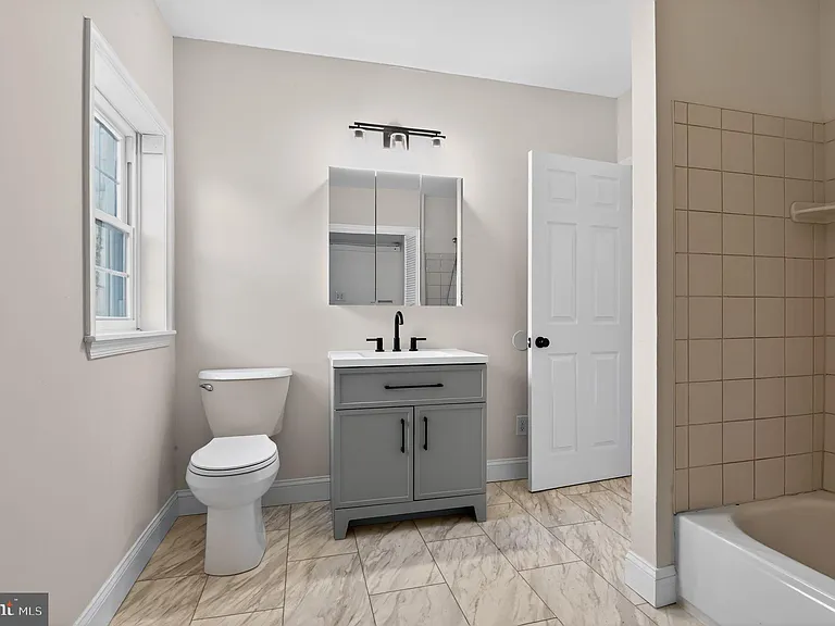 32 Rosewood Rd S — Photo 11