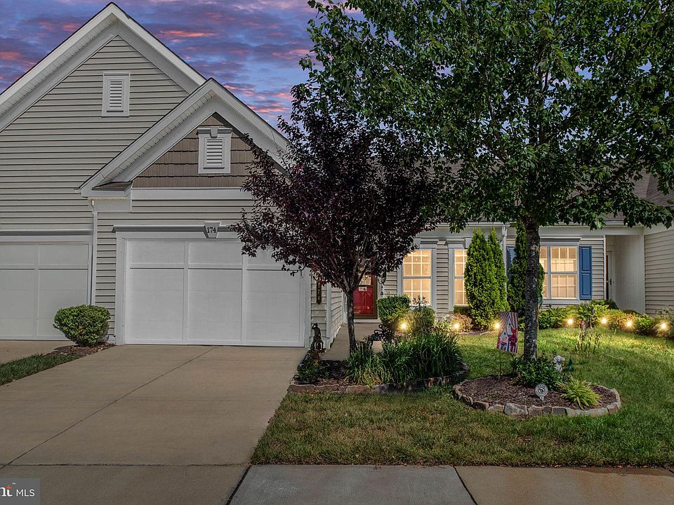 1st image of 174 Hyannis Pl