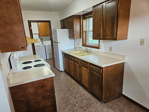 5th image of 808 3rd Ave S #2