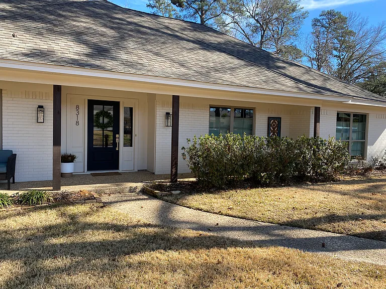 8318 Yale Dr — Photo 1