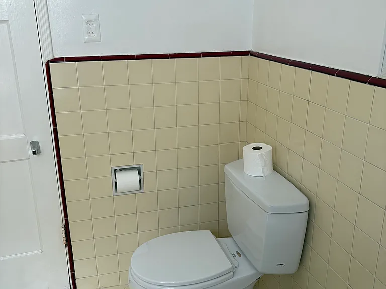 222 Avenue C — Photo 16