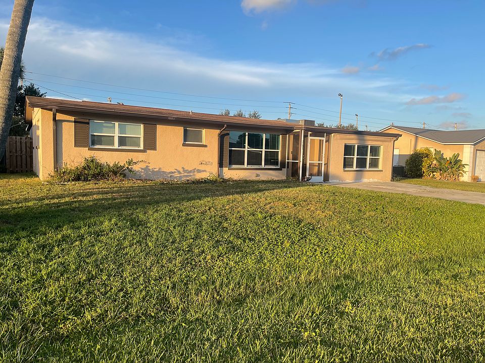1st image of 1355 Golf Dr