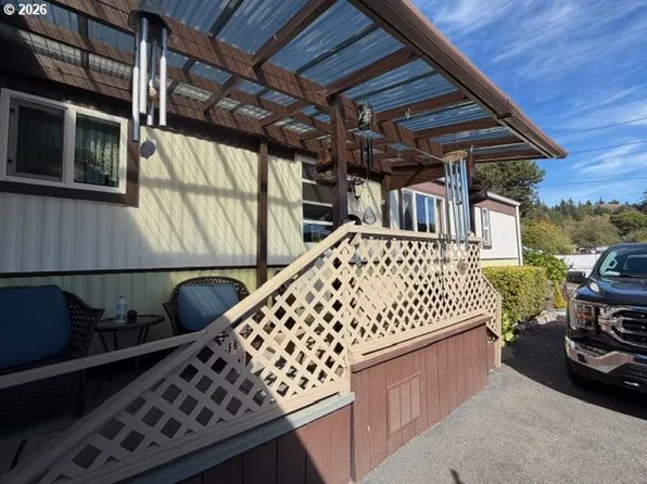 430 23rd St, Myrtle Point, OR 97458