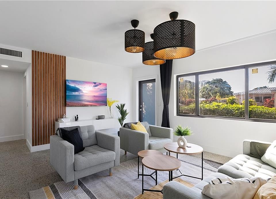 1st image of 601 NE 33rd St #1