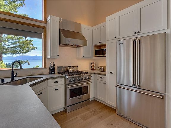 5th image of 8781 Lakeside Dr