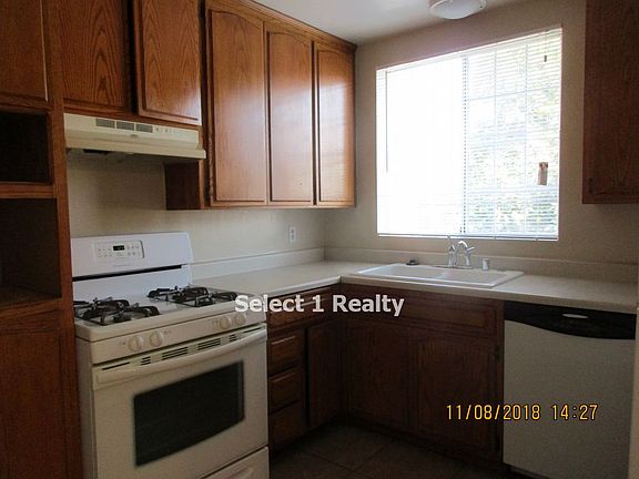 5th image of 206 John Gildi Ave