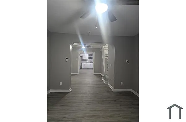 Building Photo - 451 N Ellwood Ave
