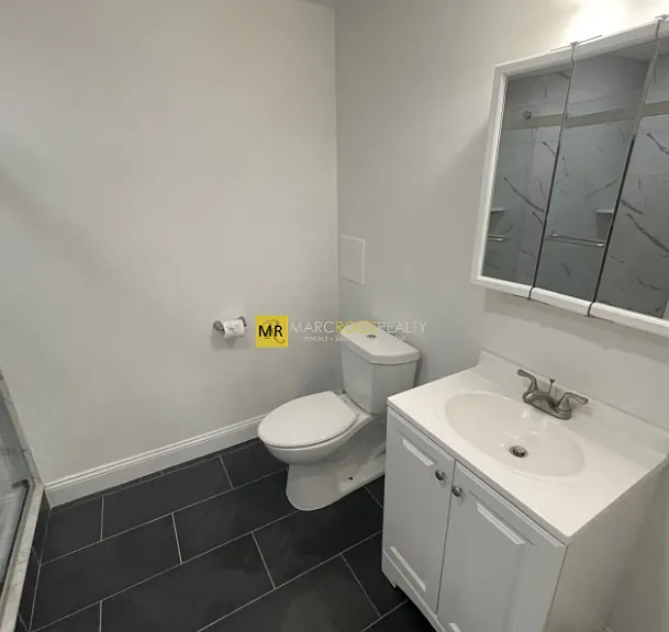 31 Temple St #2F — Photo 6