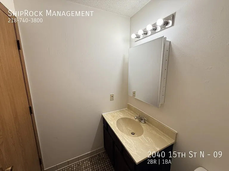 2040 15th St N #9 — Photo 11