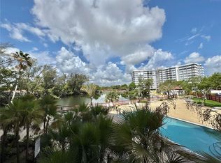 1300 NE Miami Gardens Dr APT 219E, Miami, FL 33179
