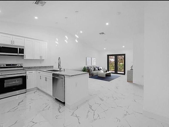 4th image of 2704 Haviland Ave S Floor 1