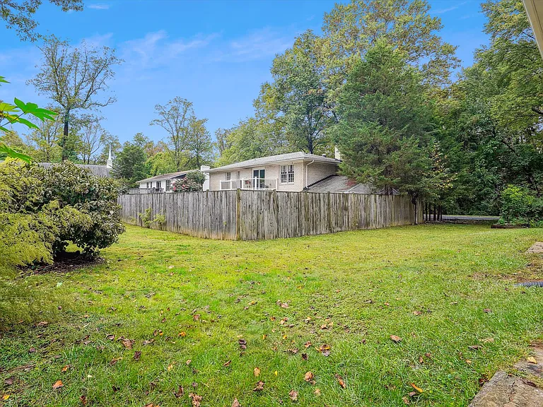 2226 Westwood Pl — Photo 29