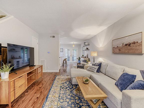 3rd image of 1912 Lightsey Rd APT 6