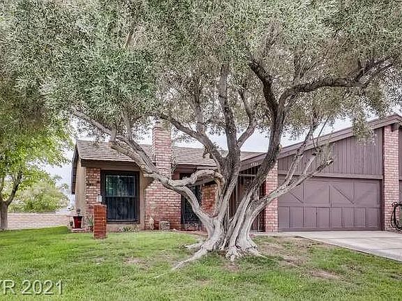 2nd image of 6521 Brushwood Ln