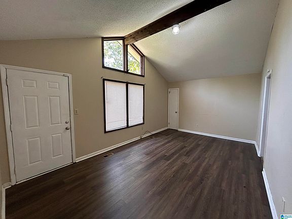 2nd image of 3046 Apple Valley Ln