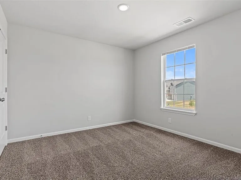 730 Connor St — Photo 12