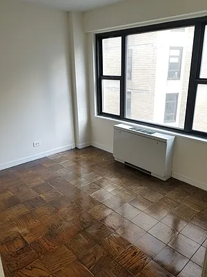 Rented by Manhattan Apartment Organization | media 68