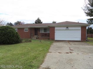 240 E Sawdust Corners Rd, Lapeer, MI 48446