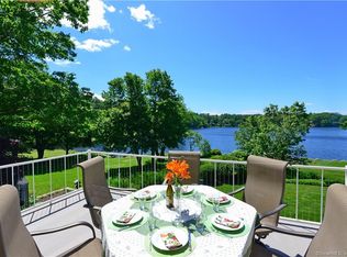 22 Lake View Dr, Woodstock, CT 06281