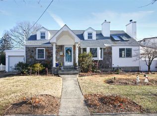141 Richard Ct, East Meadow, NY 11554