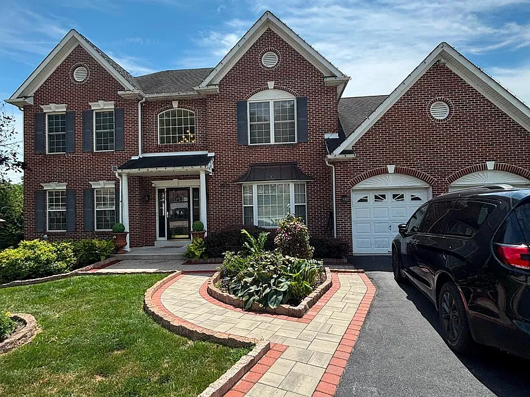 217 Truman Way — Photo 1
