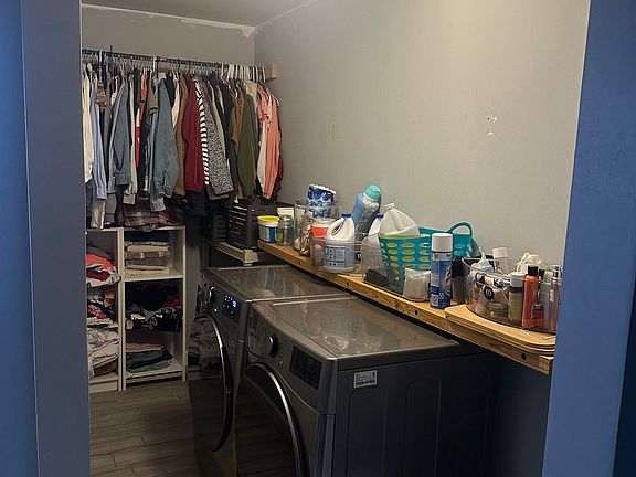 3rd image of 1676 Villa Dr