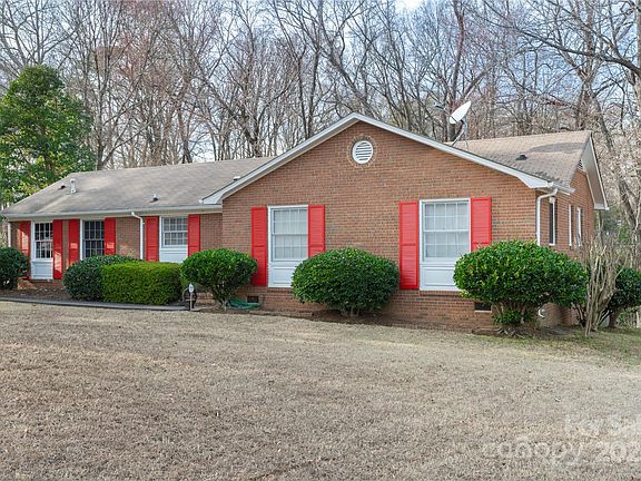 4th image of 1018 Eaglewood Ave