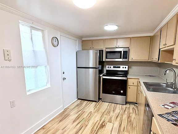 3rd image of 1201 NE 191st St #G304